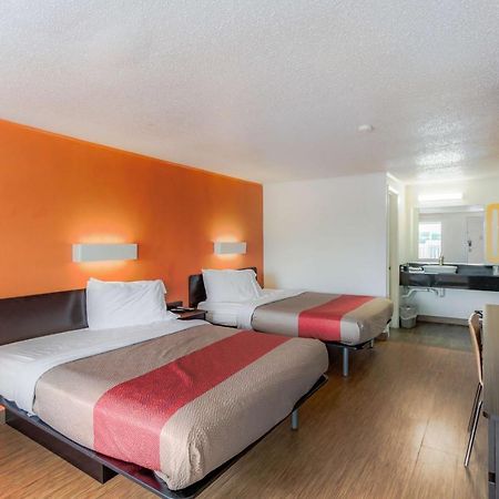 Motel 6 Kalamazoo Buitenkant foto
