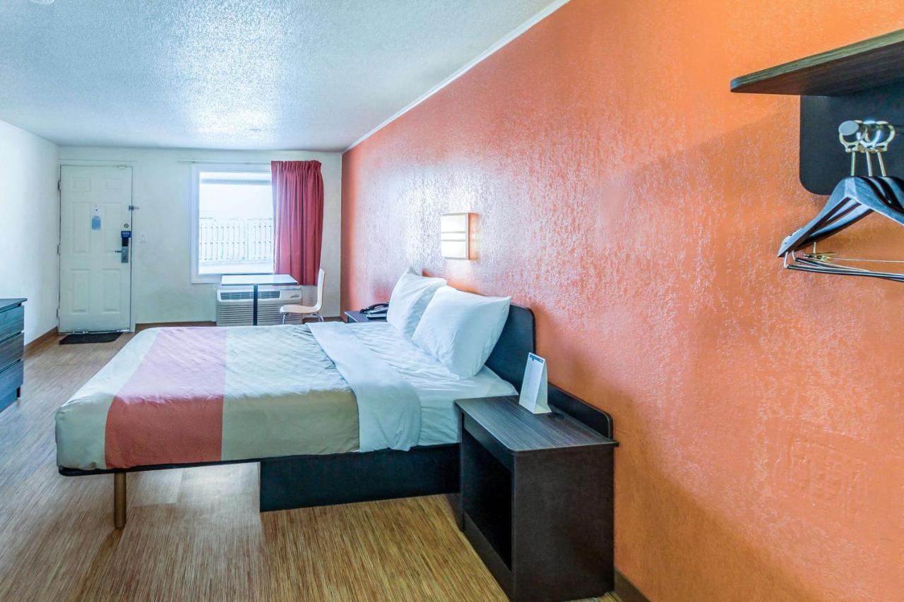 Motel 6 Kalamazoo Buitenkant foto