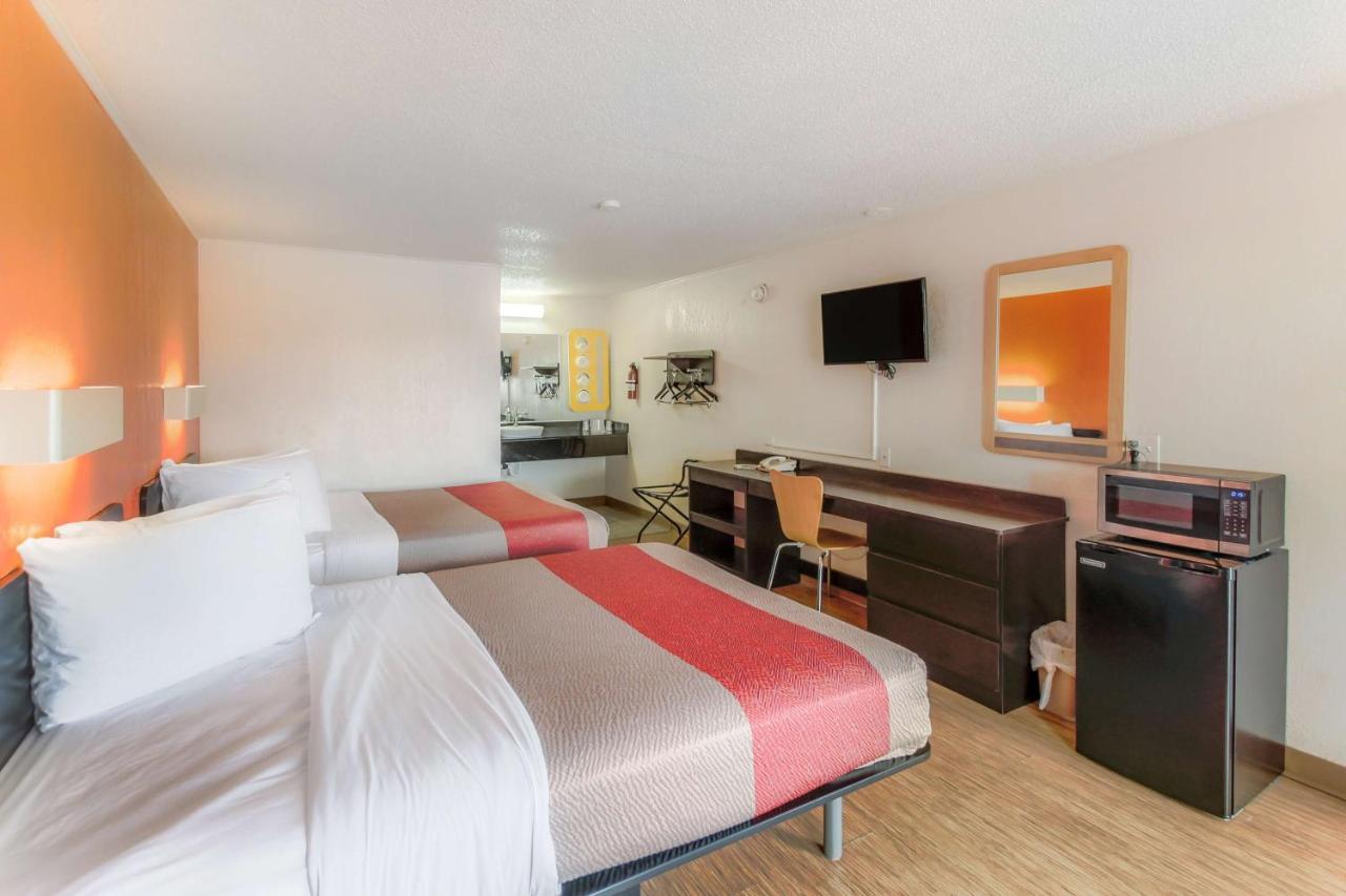 Motel 6 Kalamazoo Buitenkant foto